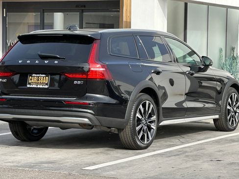 New 2025 Volvo V60 B5 Cross Country Ultra w/ Protection Package Premier image 5
