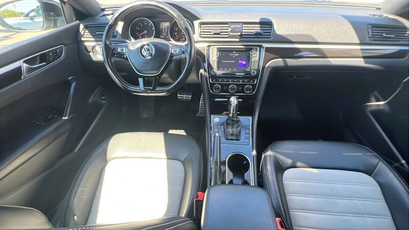 Used 2018 Volkswagen Passat 3.6 FWD image 7