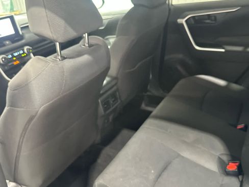 Used 2025 Toyota RAV4 LE AWD/4WD image 18