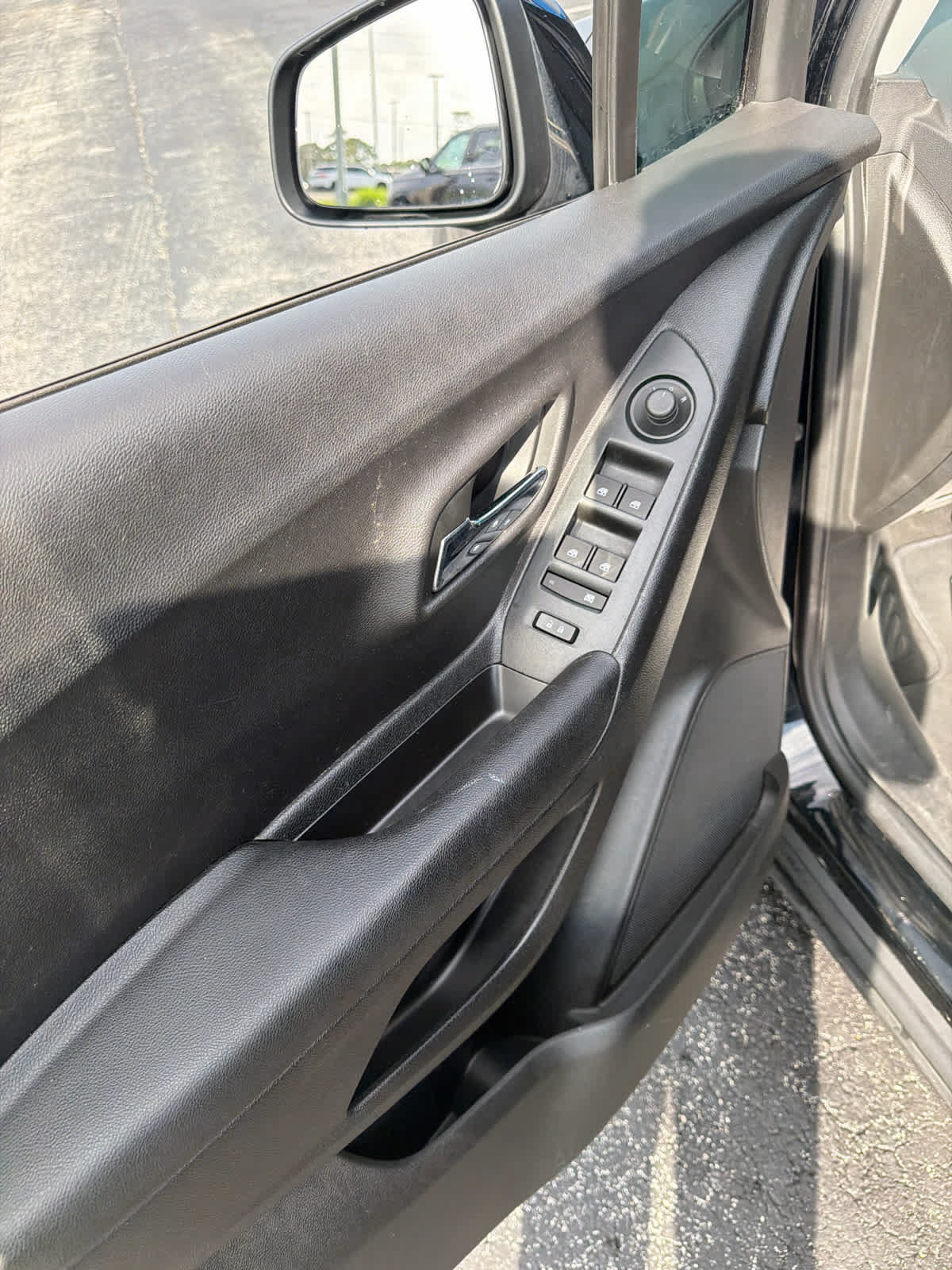 Used 2020 Chevrolet Trax LS w/ Tint and Cruise Package FWD image 13