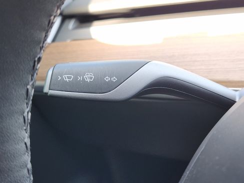 Used 2023 Tesla Model 3 Standard Range image 21