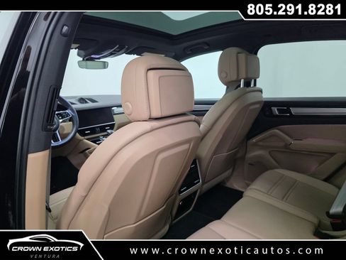 Used 2022 Porsche Cayenne Platinum Edition AWD/4WD image 22