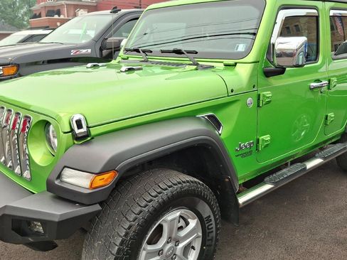 Used 2019 Jeep Wrangler Unlimited Sport S AWD/4WD image 3