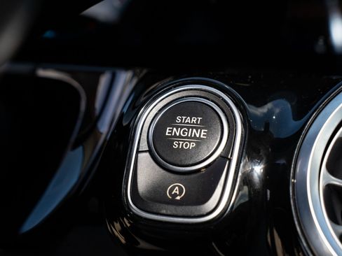 Used 2021 Mercedes-Benz GLA 250 w/ Premium Package image 33