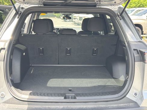 Used 2026 Chevrolet Equinox LT FWD image 32