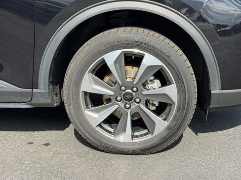 Certified 2024 Ford Escape Platinum AWD/4WD image 11