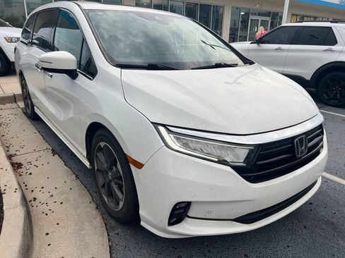 Used 2022 Honda Odyssey Elite image 2