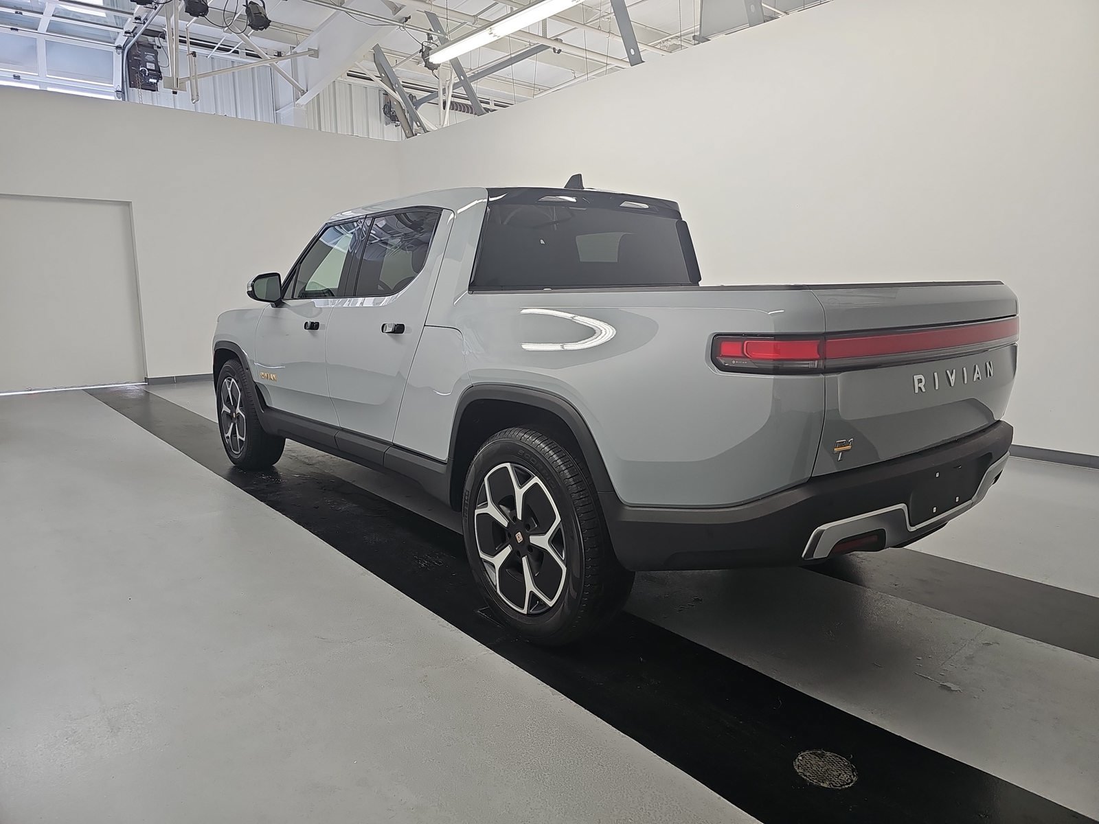 Used 2023 Rivian R1T Adventure Quad AWD/4WD image 3