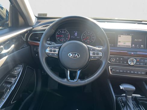 Used 2019 Kia Cadenza Technology image 13
