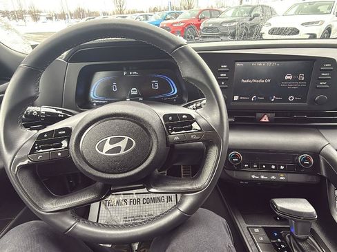Used 2025 Hyundai Elantra Sport FWD image 26