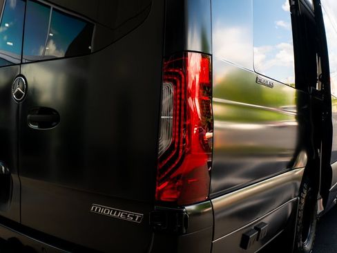 Used 2023 Mercedes-Benz Sprinter 3500 image 13