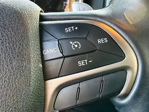 Used 2017 Jeep Grand Cherokee Altitude AWD/4WD image 38