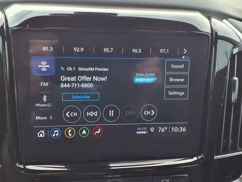Used 2023 Chevrolet Traverse RS FWD image 18