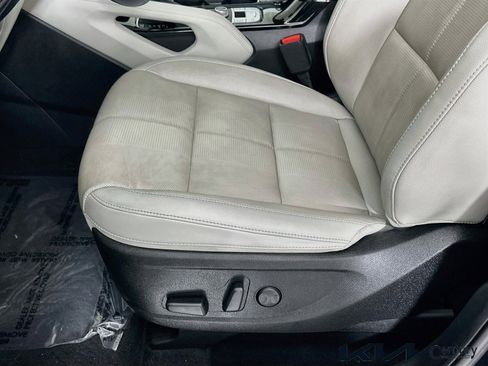 Used 2024 Kia Telluride EX w/ EX Captain's Chair Package image 18