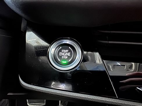 Certified 2025 Buick Envision Sport Touring AWD/4WD image 21