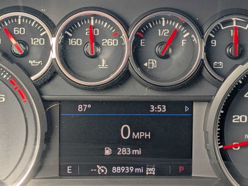 Used 2021 Chevrolet Suburban LT AWD/4WD image 32