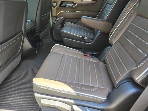 New 2026 GMC Yukon Denali Ultimate AWD/4WD image 6