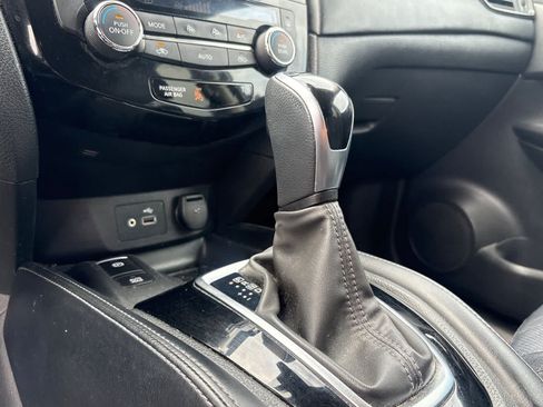 Used 2019 Nissan Rogue SL FWD image 22