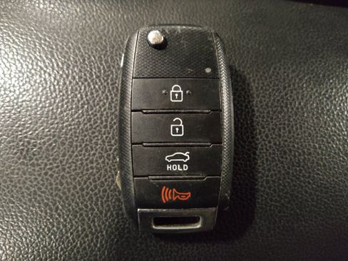 Used 2017 Kia Forte LX FWD image 32