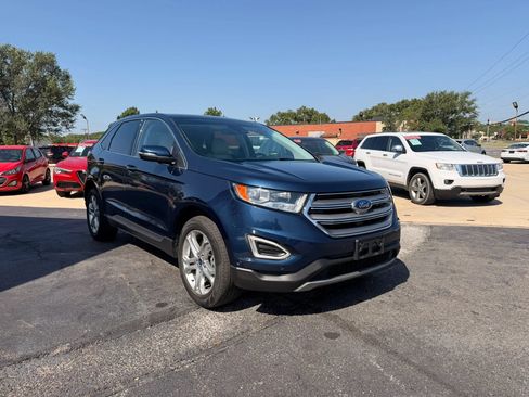 Used 2017 Ford Edge Titanium w/ Equipment Group 302A AWD/4WD image 8
