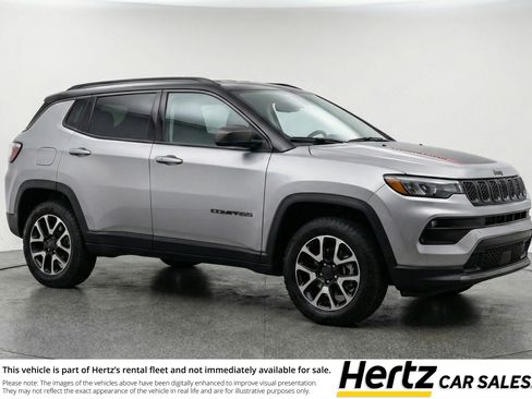 Used 2025 Jeep Compass Trailhawk AWD/4WD image 1
