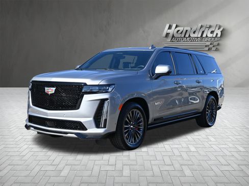 Used 2023 Cadillac Escalade ESV V image 8