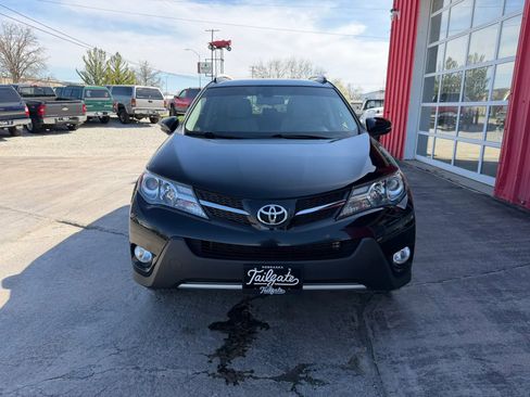 Used 2015 Toyota RAV4 Limited w/ Technology Package AWD/4WD image 3