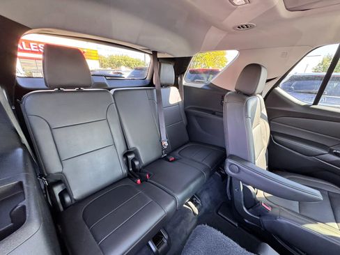 Used 2021 Chevrolet Traverse Premier image 33
