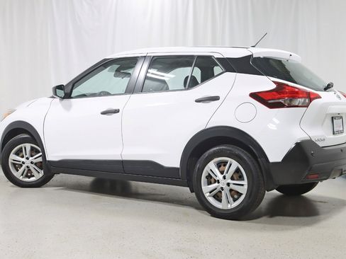 Used 2020 Nissan Kicks S FWD image 9