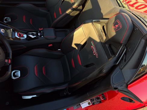 Used 2020 Lamborghini Huracan EVO RWD image 14