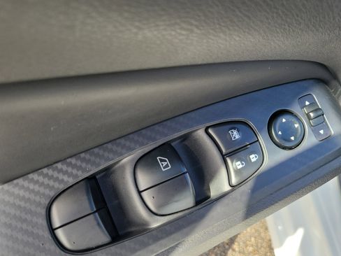 Used 2025 Nissan Altima 2.5 SV FWD image 23