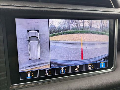 Used 2021 GMC Yukon XL Denali w/ Denali Premium Package image 17