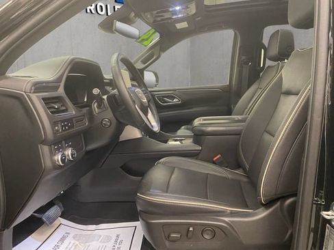Used 2024 GMC Yukon SLT w/ SLT Luxury Package AWD/4WD image 8