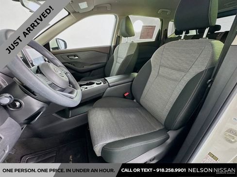 Used 2023 Nissan Rogue SV image 19