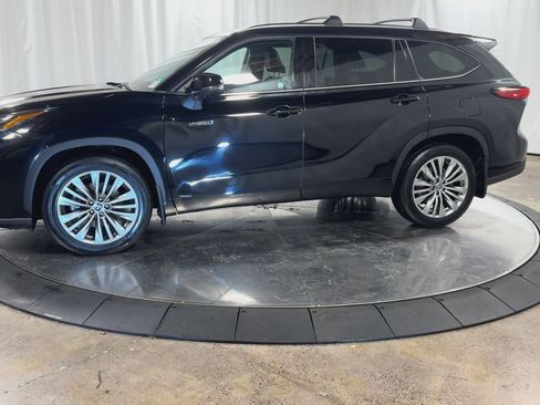 Used 2021 Toyota Highlander Platinum image 5
