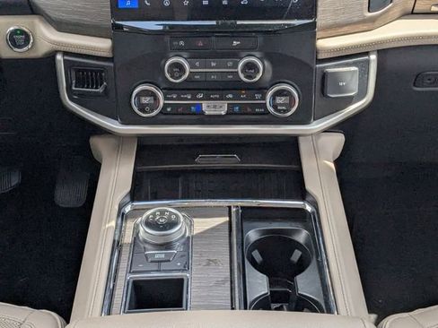 Used 2024 Ford Expedition Max Limited RWD image 19