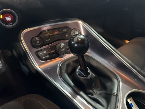 Used 2018 Dodge Challenger R/T w/ Blacktop Package image 23