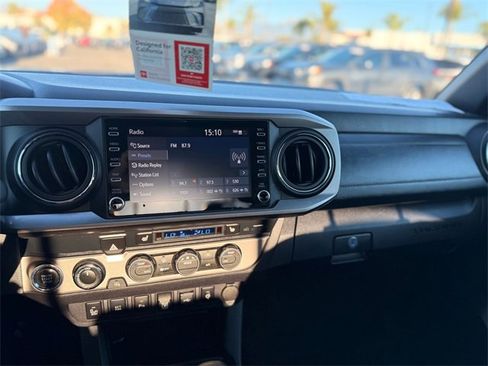 Used 2021 Toyota Tacoma Limited image 15