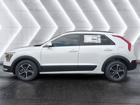 New 2026 Kia Niro LX FWD image 2