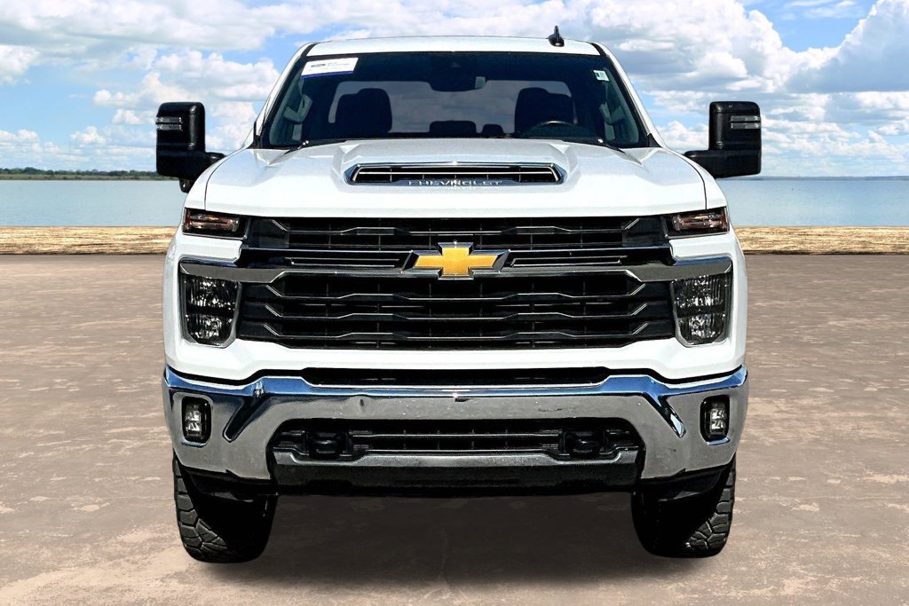 Used 2025 Chevrolet Silverado 2500 LT w/ Convenience Package AWD/4WD image 2