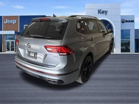 Used 2024 Volkswagen Tiguan SE R-Line AWD/4WD image 7