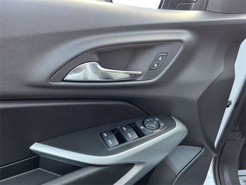 Certified 2024 Chevrolet Trax LS image 16