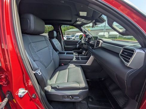 Used 2025 Toyota Tundra Limited AWD/4WD image 35