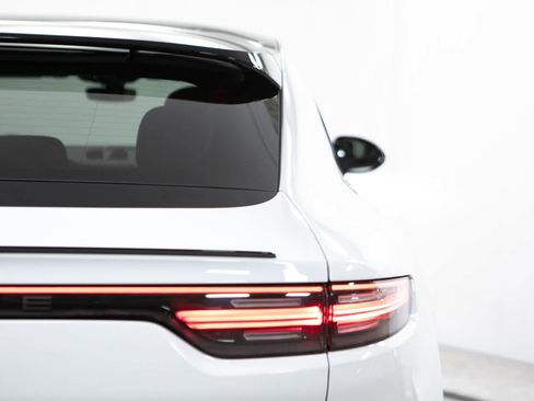 Certified 2023 Porsche Cayenne Platinum Edition AWD/4WD image 21
