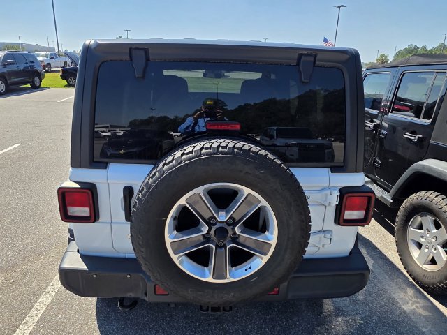 Used 2019 Jeep Wrangler Unlimited Sahara AWD/4WD image 3