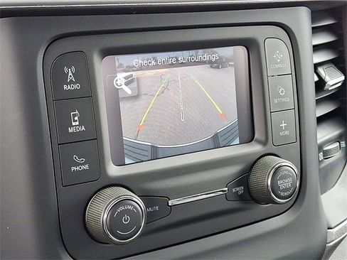 Used 2024 RAM 2500 Tradesman w/ Chrome Appearance Group image 13