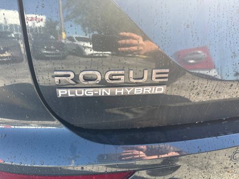 New 2026 Nissan Rogue SL AWD/4WD image 9