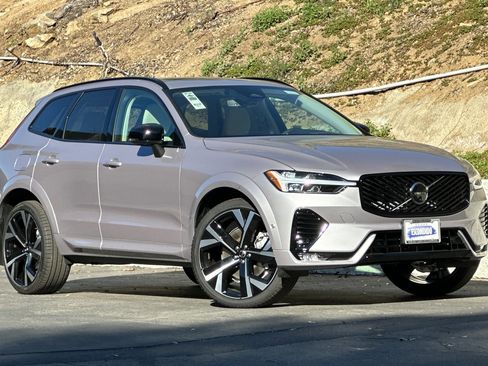 New 2026 Volvo XC60 B5 Ultra image 2