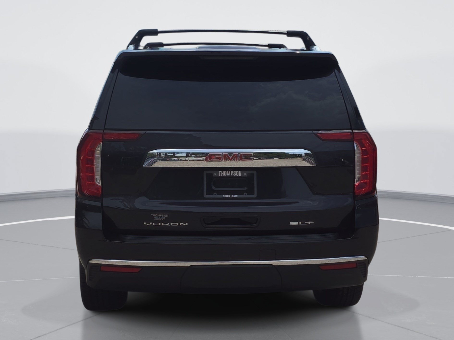 Used 2023 GMC Yukon SLT AWD/4WD image 4