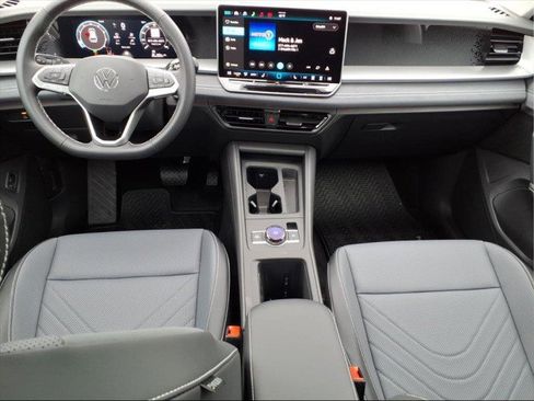 New 2026 Volkswagen Tiguan SE image 15